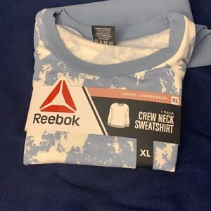 Reebok crew neck sweatshirt I’m size large